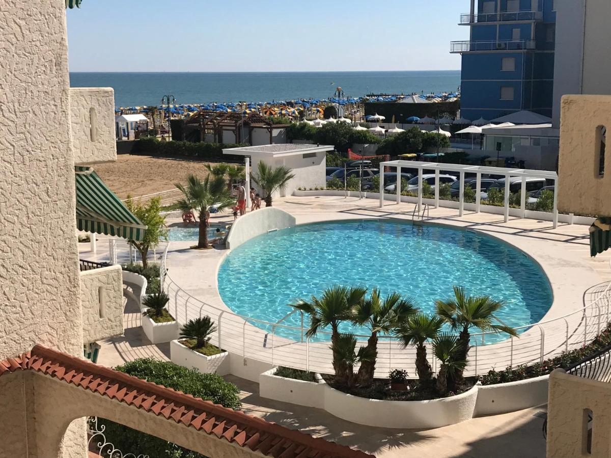 Residence El Palmar Da Colla Lido di Jesolo Exterior photo