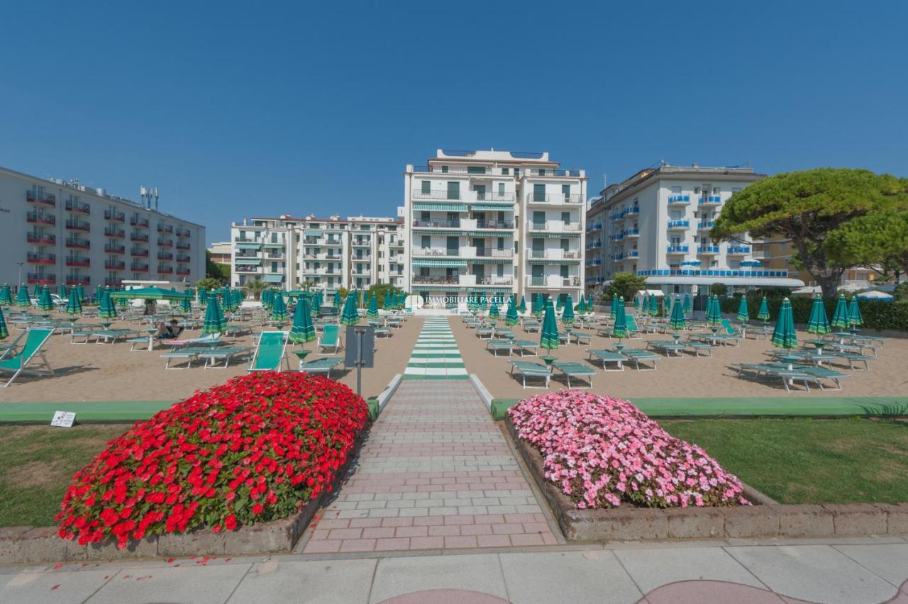 Residence El Palmar Da Colla Lido di Jesolo Exterior photo