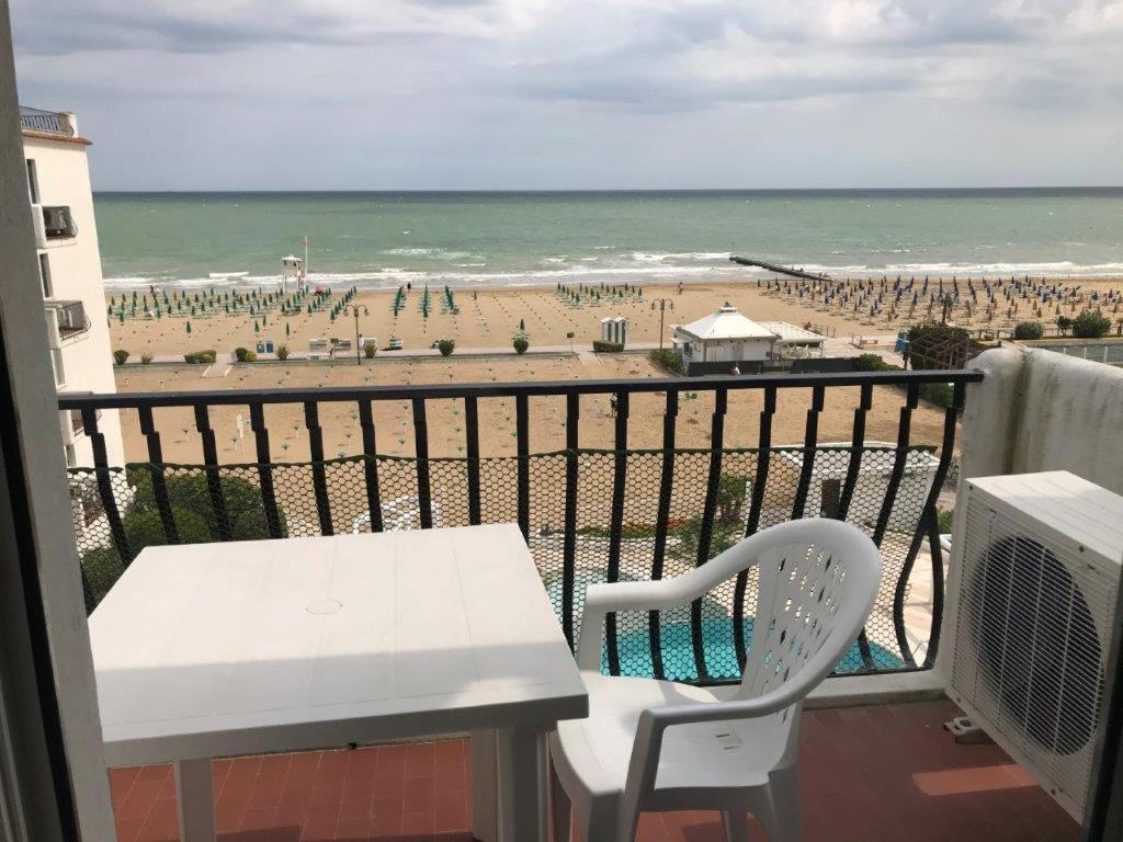 Residence El Palmar Da Colla Lido di Jesolo Exterior photo